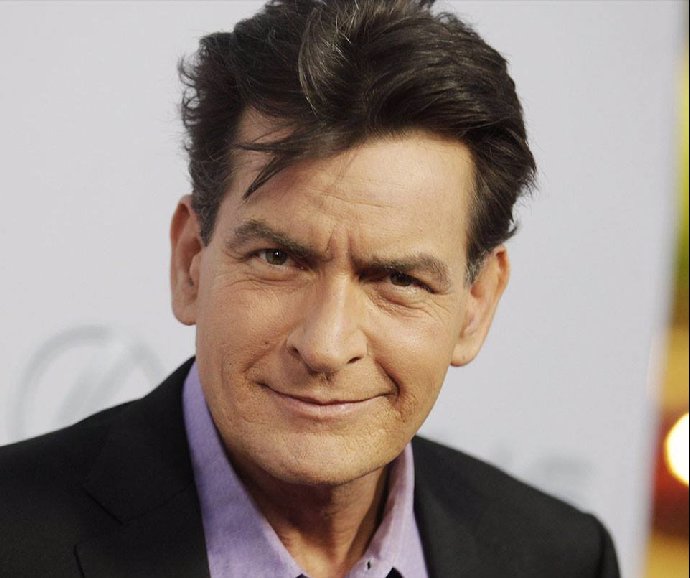Charlie Sheen prošel silnou drogovou závislostí.