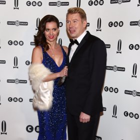 Mika Häkkinen ve společnosti.