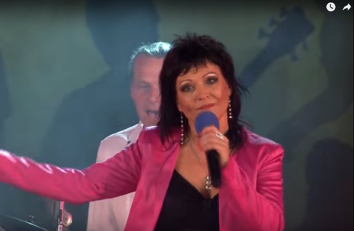 Jaroslava Stočesová vystupuje jako Mára.