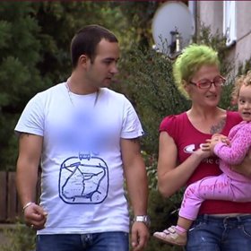 5. Nikole Patrik vyhrožoval, že ji vyhodí z okna.