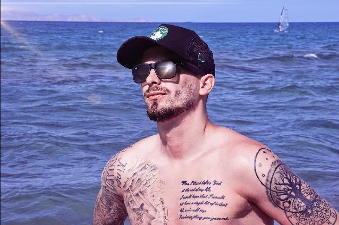 S Agátou chodí už tři měsíce, je to sympaták a přesně Agátin typ.