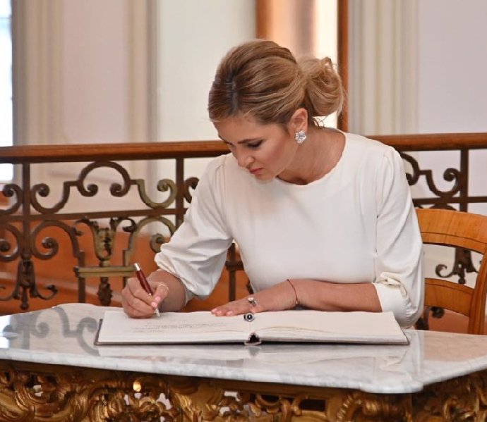 Monika Babišová umí působit jako skutečná dáma.