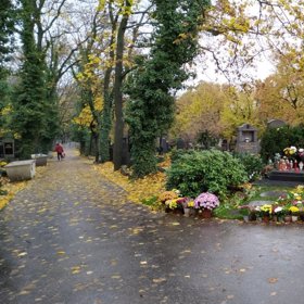 Slavíček pochází z dílny akademického architekta Jiřího Deýla a inženýra Pavla Štrunce.