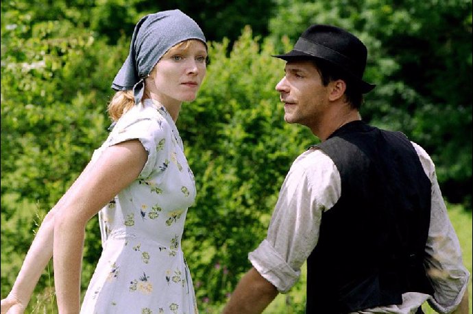 Natáčení probíhalo od března 2002 do května 2003. Bylo totiž potřeba získat záběry ze všech ročních období.