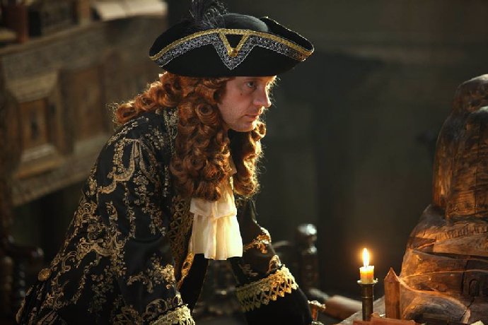 Budař se pro roli zloducha hodí dokonale.