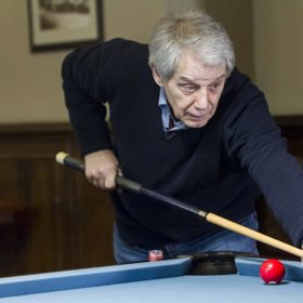 V kómatu byl Laufer po operaci přes 4 měsíce. Od té doby je vzhůru, ale nekomunikuje a těžko říci, jestli vnímá