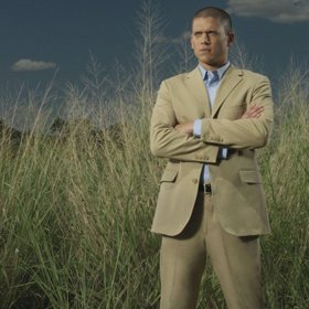 V dospívání se několikrát Miller pokusil o sebevraždu.