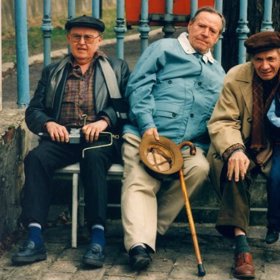 Lubomír Lipský, Josef Bek a Josef Kemr v seriálu Pomalé šípy.