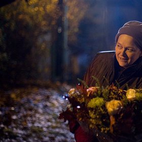 Dříve skládala básně a písně, zazpívala si i s Jaromírem Nohavicou.