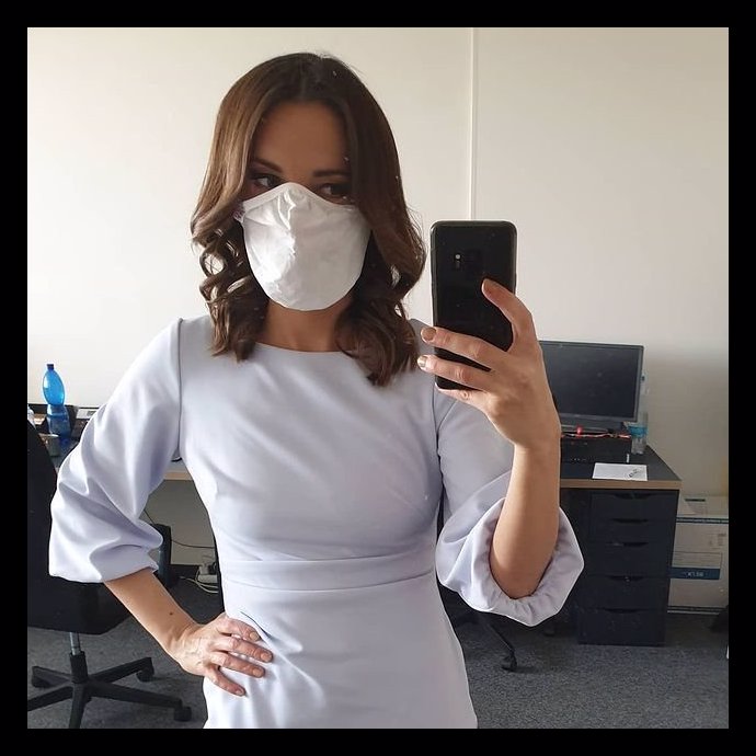Jana Peroutková moderuje od října 2020 hlavní zpravodajskou relaci České televize Události.