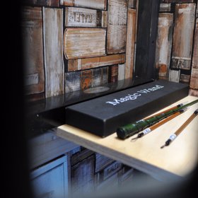 Ella má doma pochopitelně i hůlky.