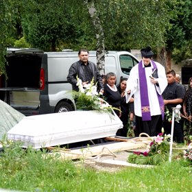 Vyhrožovali jim zmlácením.