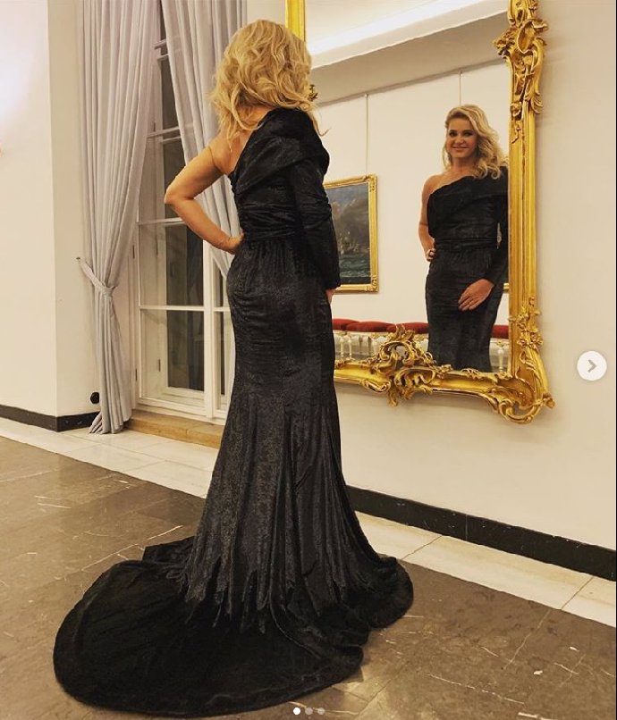 Monika Babišová předvedla skvostné šaty.
