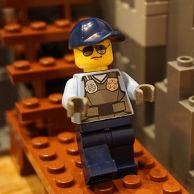 Všechny stavebnice s policejními složkami měly děti ukáznit.