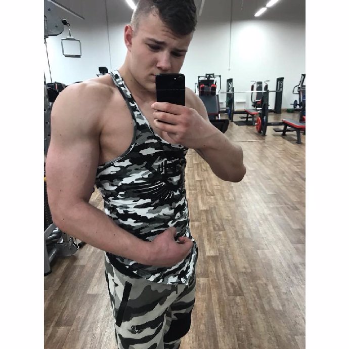 Snad zůstanou obchody otevřené, doufá Daniel.