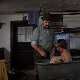 Tomáš Holý ve filmu Pod Jezevčí skálou.