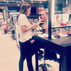 Dnes se živí jako vizážistka, ale chystá to změnit.