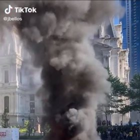 Davy protestují proti policejní brutalitě.