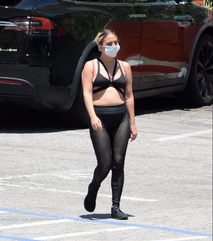 Lady Gaga měla jednu dobu ráda průsvitné legíny.