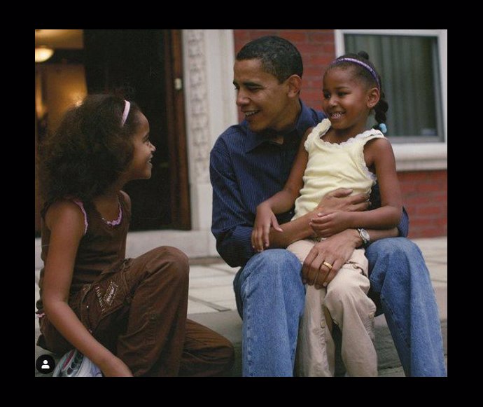 Když byl Obama ve funkci prezidenta, jeho dcery byly ještě děti.