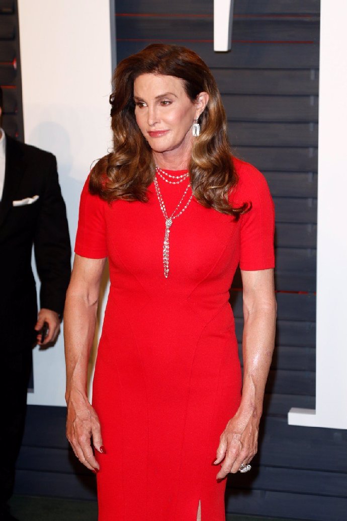 Caitlyn Jenner se v obličeji drasticky změnila.