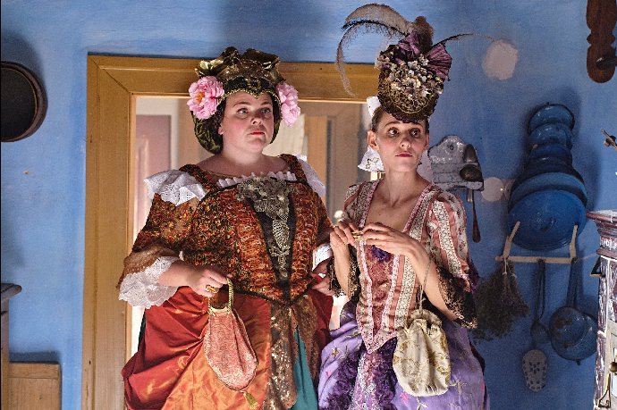 Lucie Polišenská (vlevo).