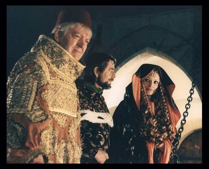 Legendární snímek Noc na Karlštejně. 