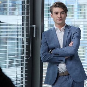 Marek Lambora hraje zhýčkaného synka.