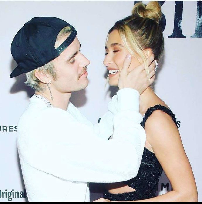 Justin a Hailey chtějí "dávat lidem pocit, že mohou létat." 