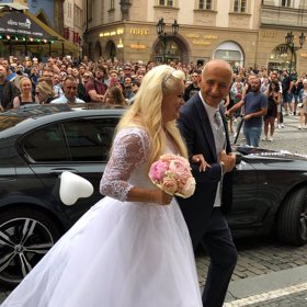 Měla nádhernou kytici.