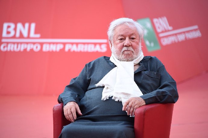 Paolo Villaggio hrál účetního mnoho let.