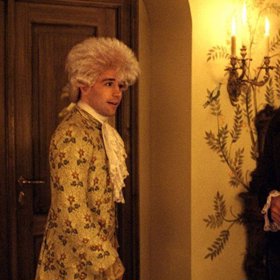 F. Murray Abraham jako skladatel Salieri.