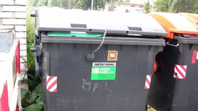 FOTO: V Plzni čekal na policii kuriozní nález.