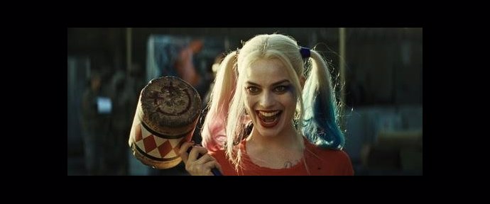 Margot Robbie jako Harley Quinn.