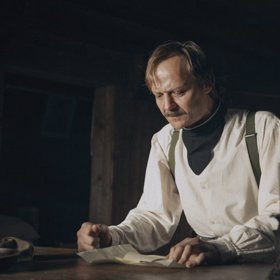 V úspěšné historické minisérii Božena ztvárnil manžela slavné spisovatelky Josefa Němce.