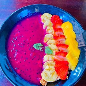 Zatímco se Tereza musí vypořádávat s vězeňskou stravou, Simona si dopřává jiné pochoutky.