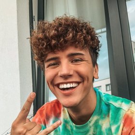Luboš Kulíšek je známý český youtuber. 