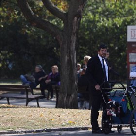 Karel Březina na pohřbu Jana Kočky.