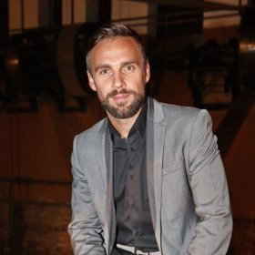 Stará se o sebe a bylo jasné, že po rozchodu dlouho sám nezůstane.