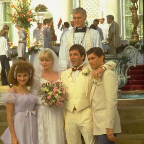 Mary Elizabeth Mastrantonio, Michelle Pfeiffer, Al Pacino a Steven Bauer.