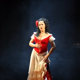 Lucie Bílá je česká ikona.