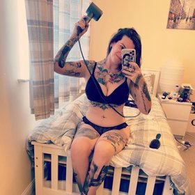 Nikki Patterson se ráda fotí před zrcadlem.