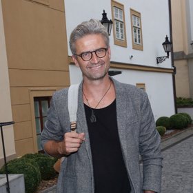 Roman Zach hraje v ZOO.