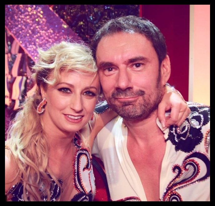 Emanuele Ridi v minulosti chodil s tanečnicí Lucií Hunčárovou.