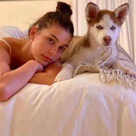 Camila je krásná dívka.