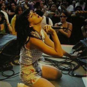 Ovšem toto album nesklidilo velký komerční úspěch, a tak Katy Perry šla zkoušet své štěstí do Los Angeles.