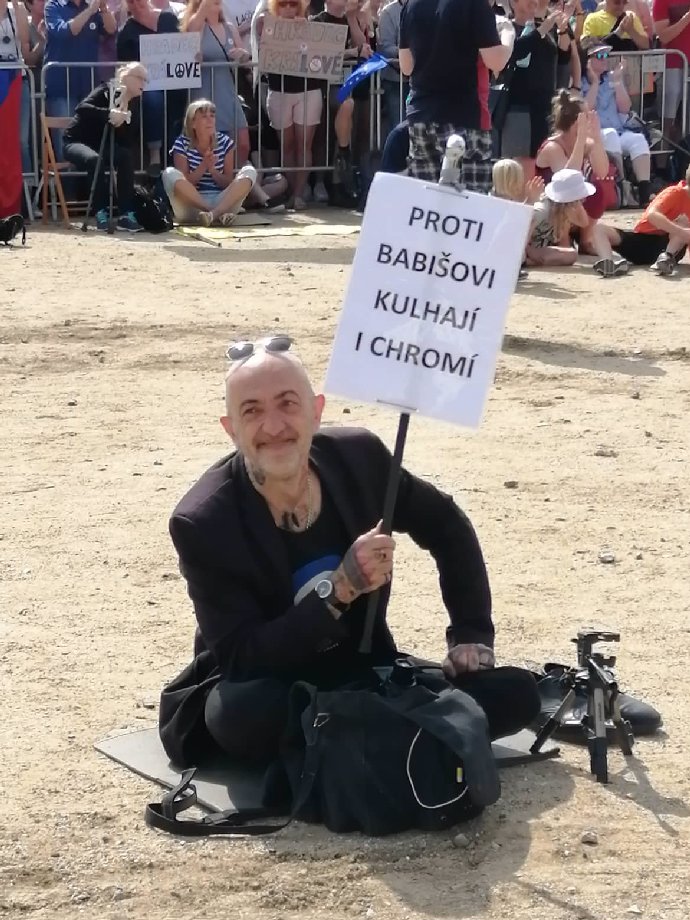 Na demonstraci dorazili i nemohoucí...