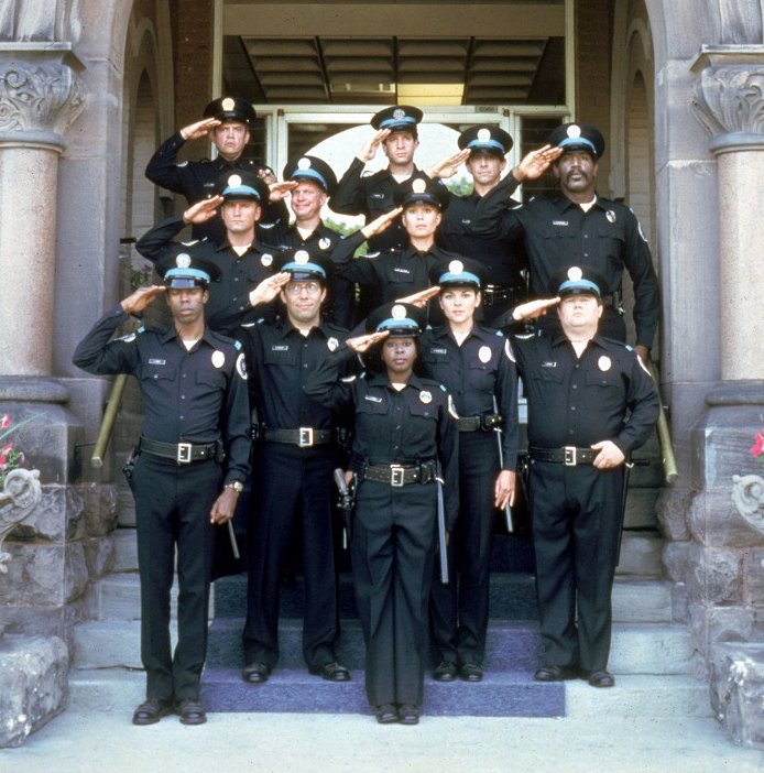 Marion Ramsey si s kolegou Stevem Guttenbergem (Mahoney) zahrála i v dalším snímku.