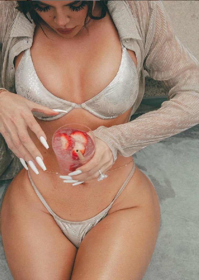 Khloe Kardashian právně vlastní několik Thompsonových embryí.
