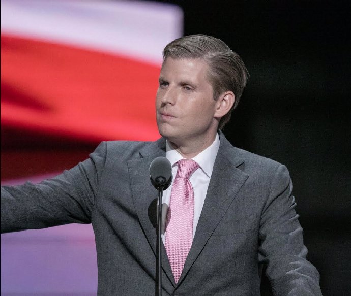 Projekt s vietnamským premiérem uvedl Eric Trump.